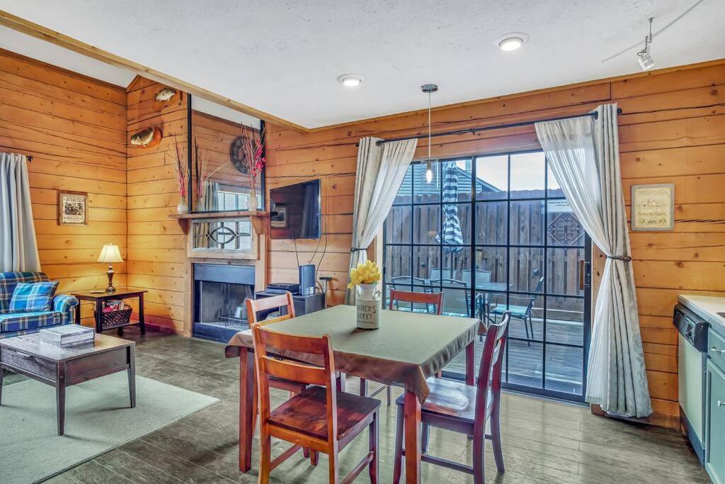 3 Bedroom Log Cabin Condo Close To Everything! Branson Zewnętrze zdjęcie
