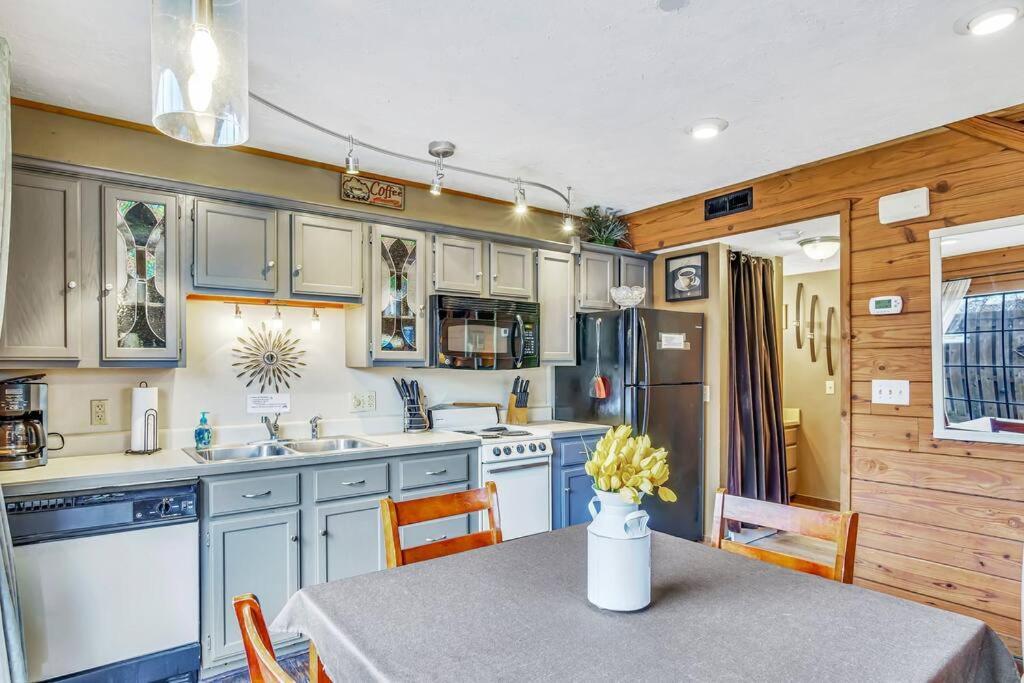 3 Bedroom Log Cabin Condo Close To Everything! Branson Zewnętrze zdjęcie